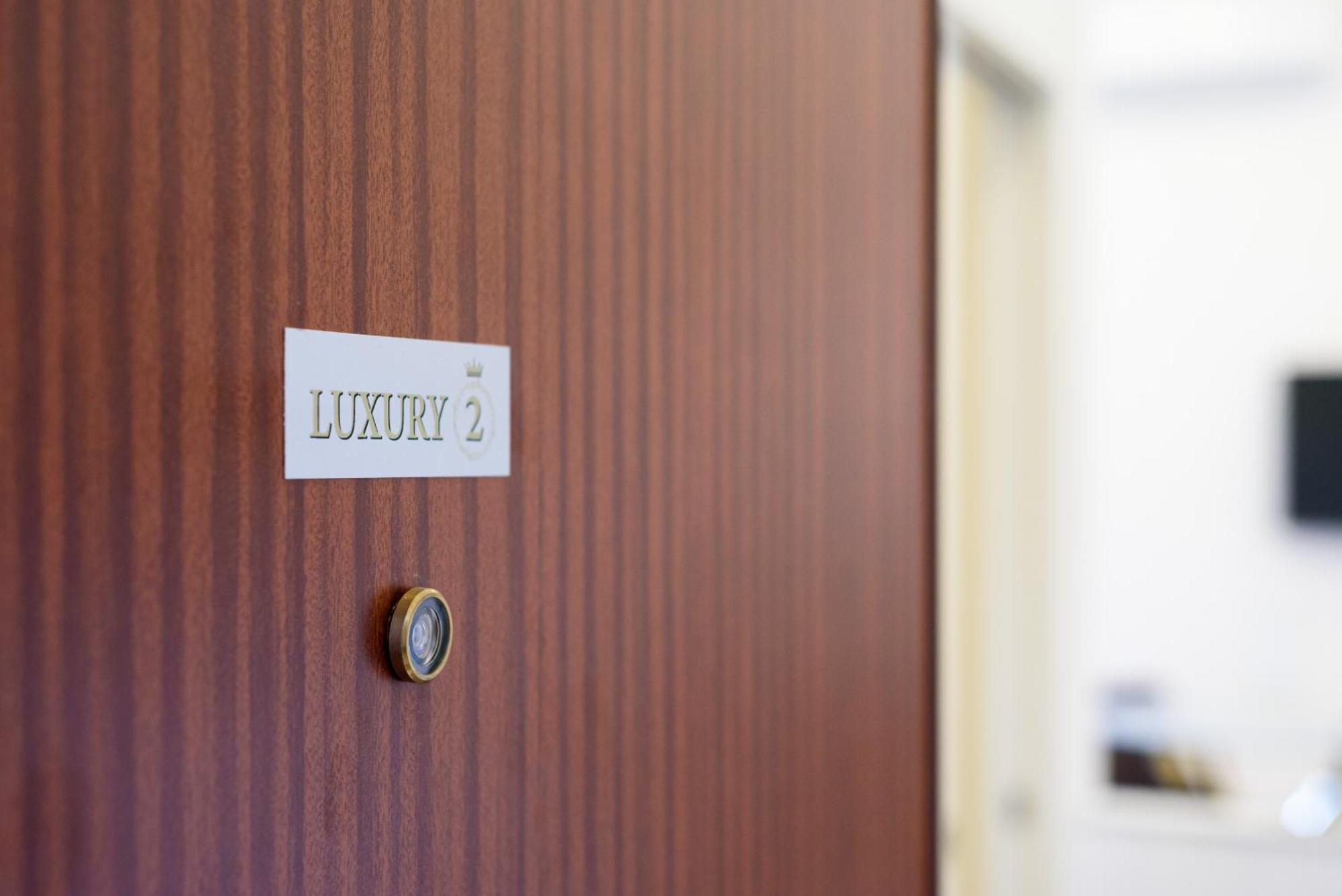 Luxury Apartment In Central City ナポリ エクステリア 写真