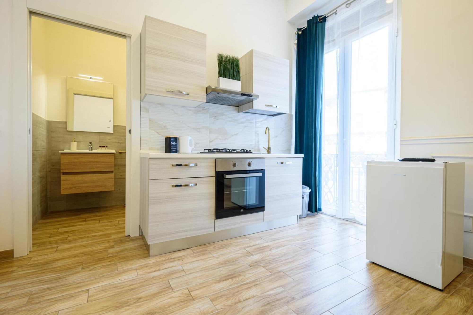 Luxury Apartment In Central City ナポリ エクステリア 写真