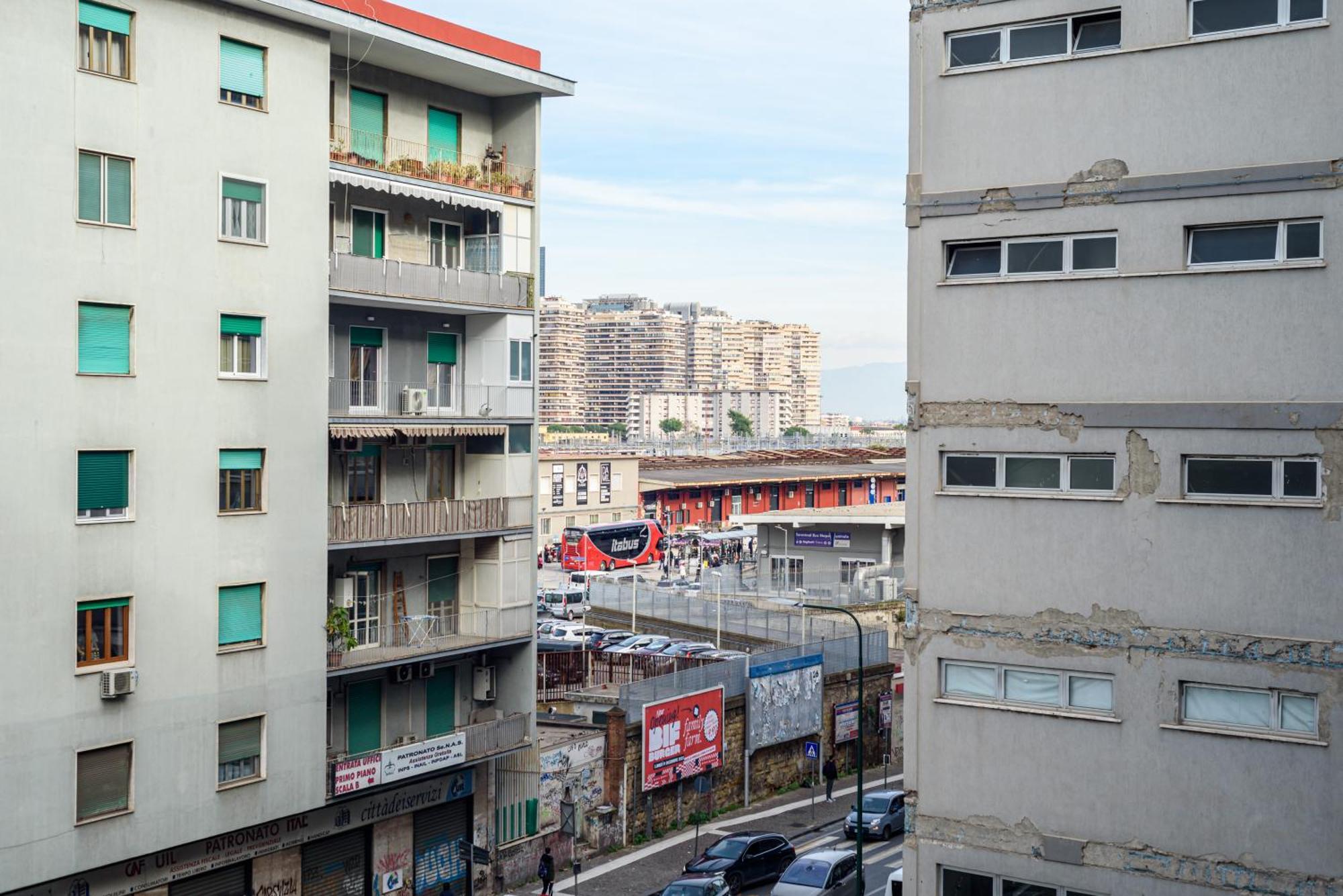 Luxury Apartment In Central City ナポリ エクステリア 写真