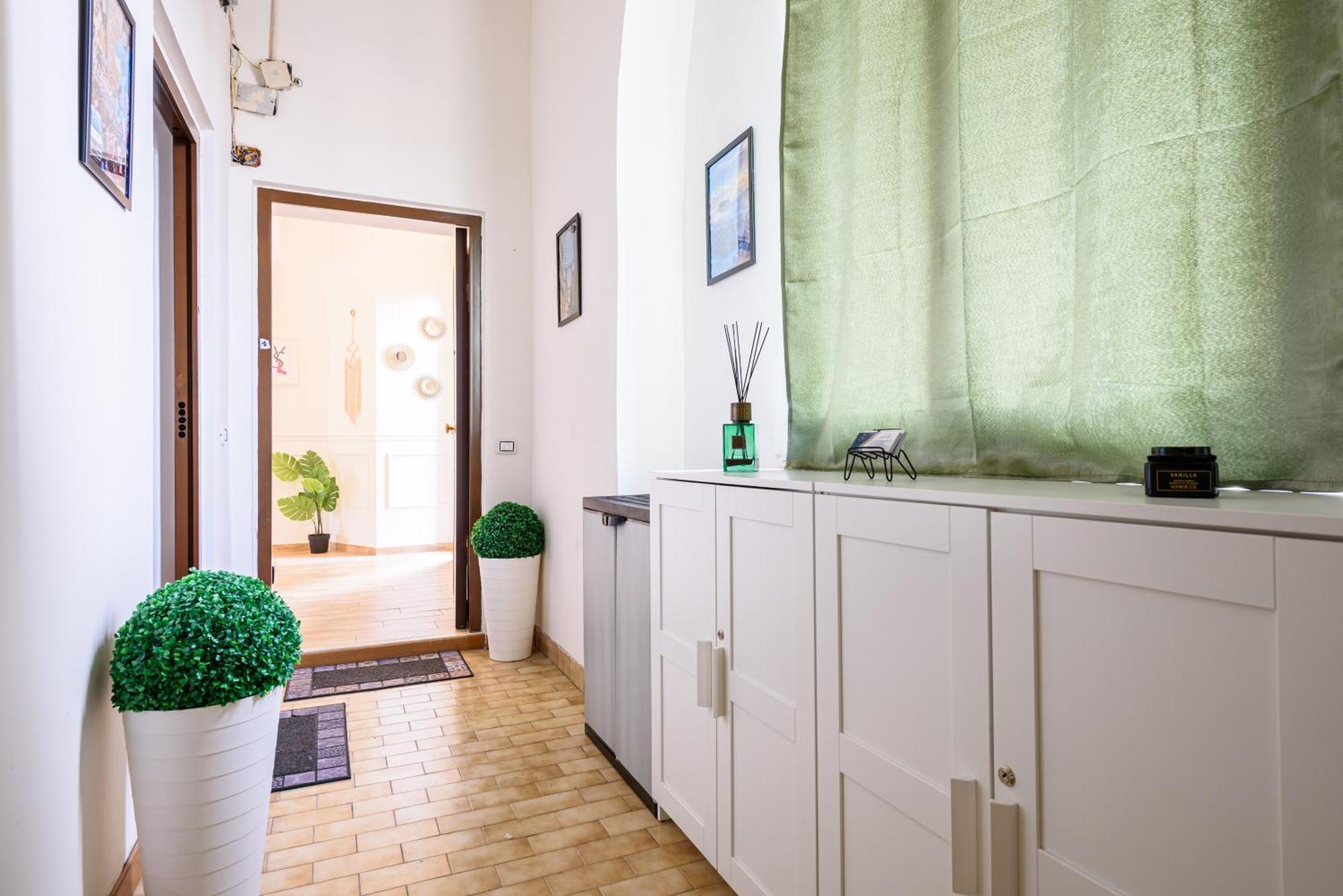 Luxury Apartment In Central City ナポリ エクステリア 写真