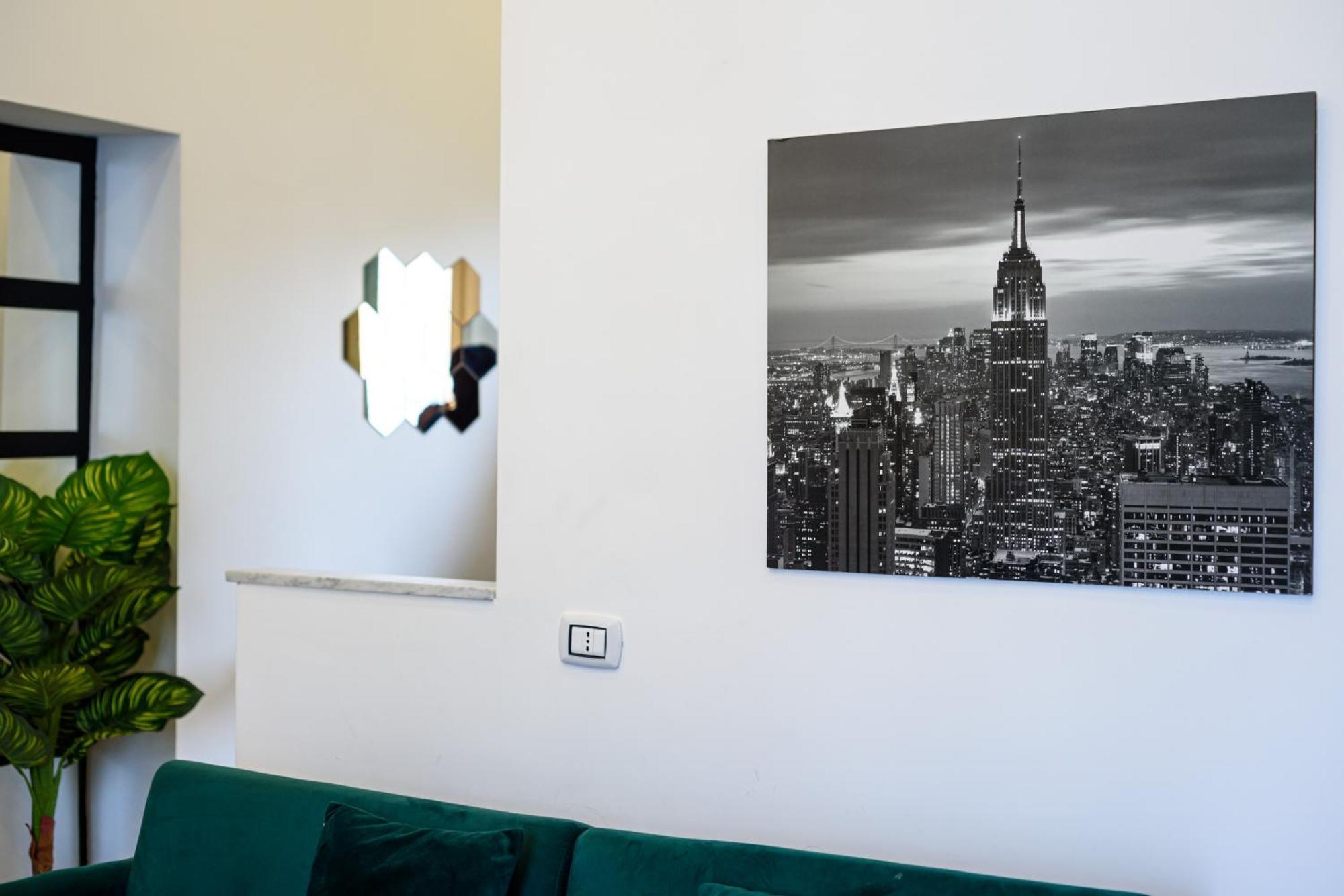 Luxury Apartment In Central City ナポリ エクステリア 写真