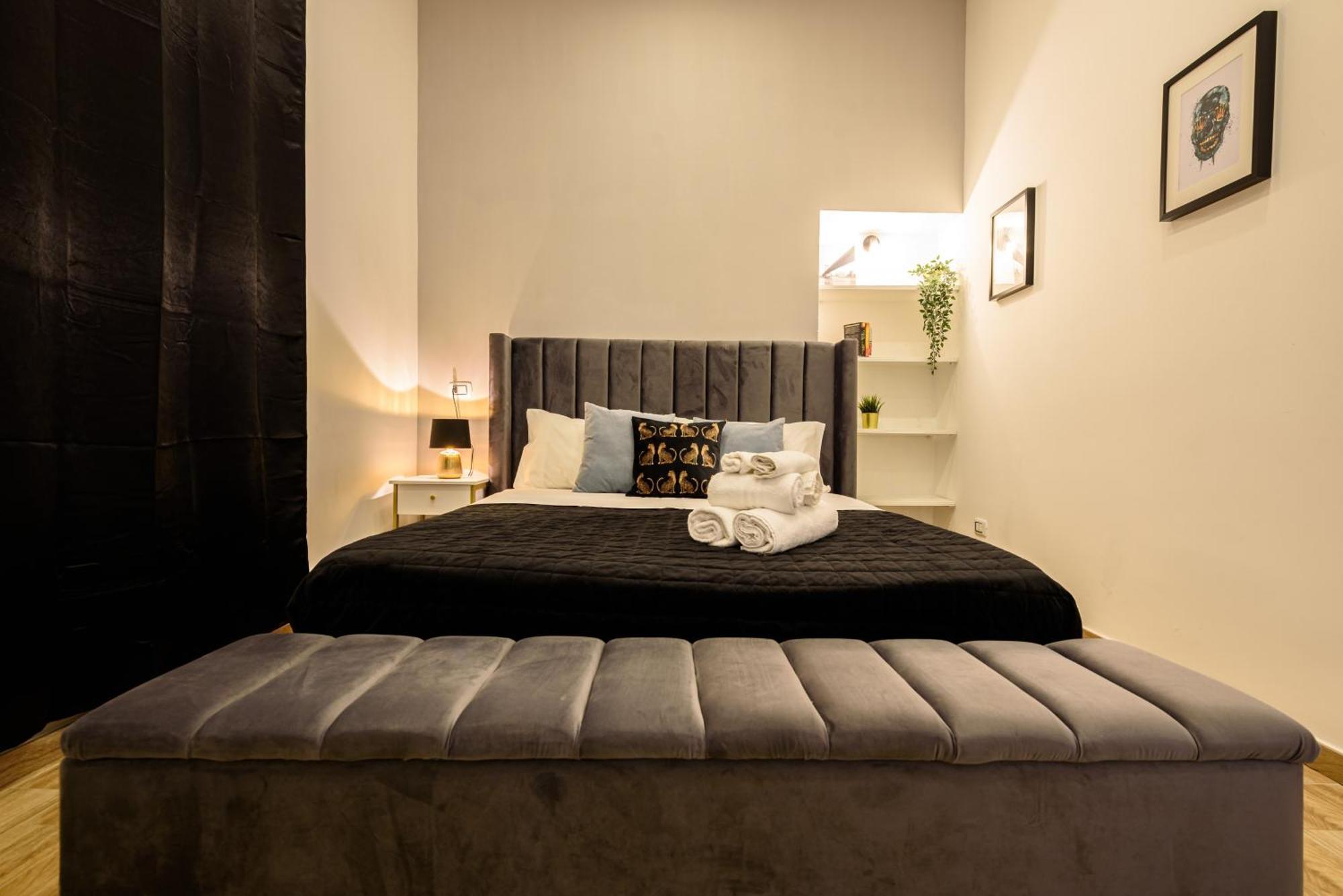 Luxury Apartment In Central City ナポリ エクステリア 写真