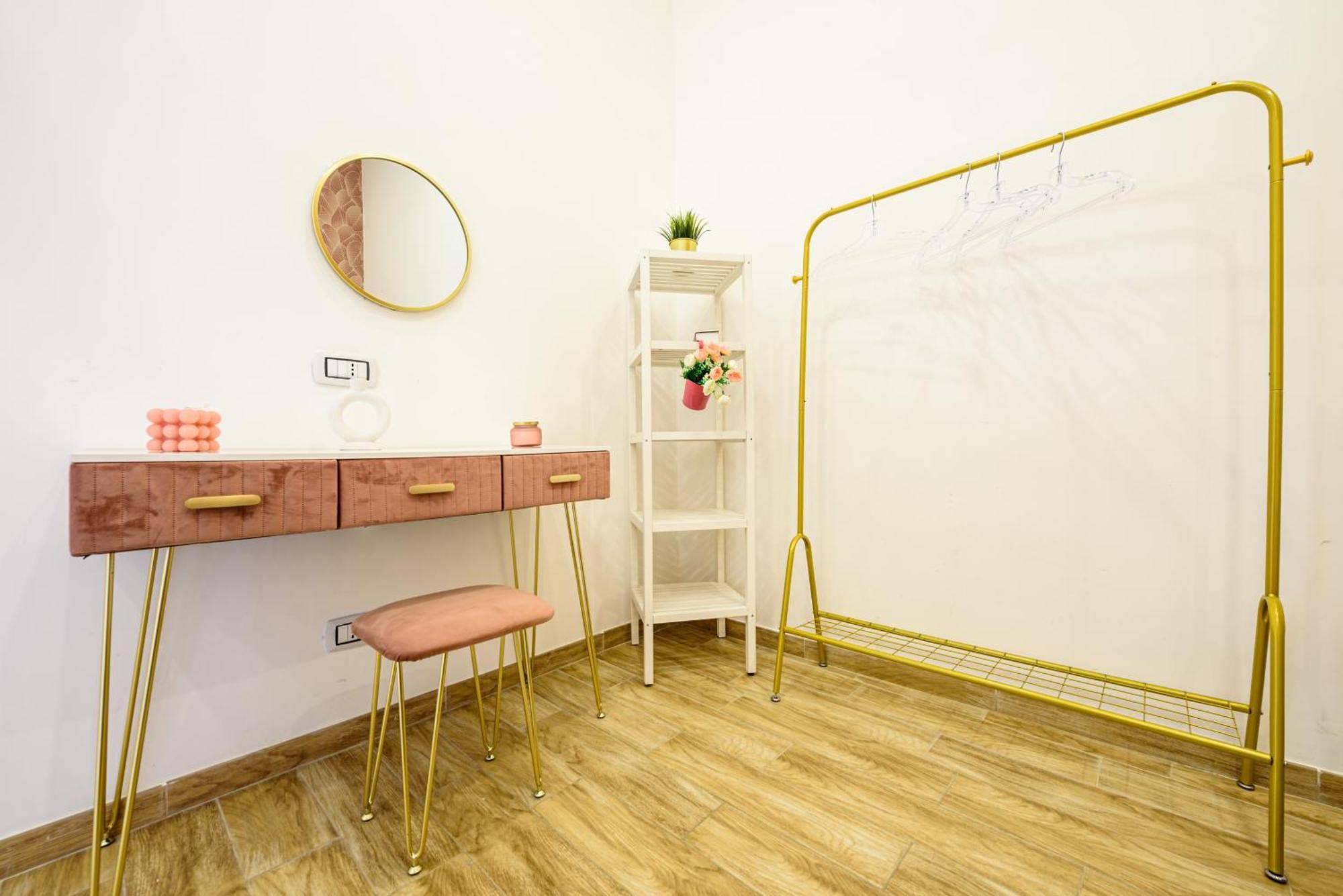Luxury Apartment In Central City ナポリ エクステリア 写真